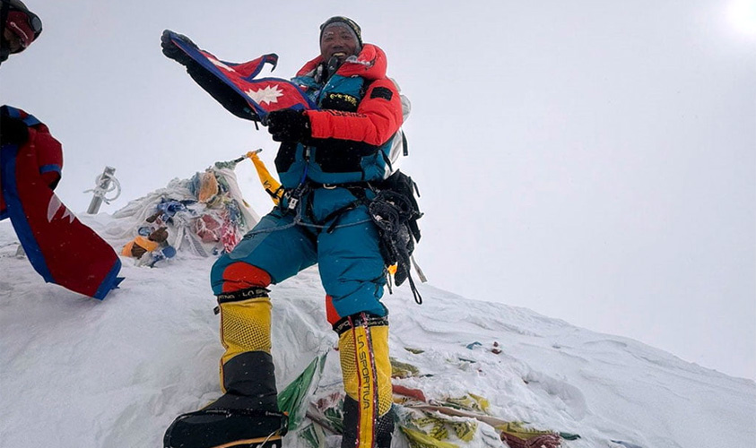 Kami Rita Sherpa Breaks His Own Record with 32nd Everest Summit